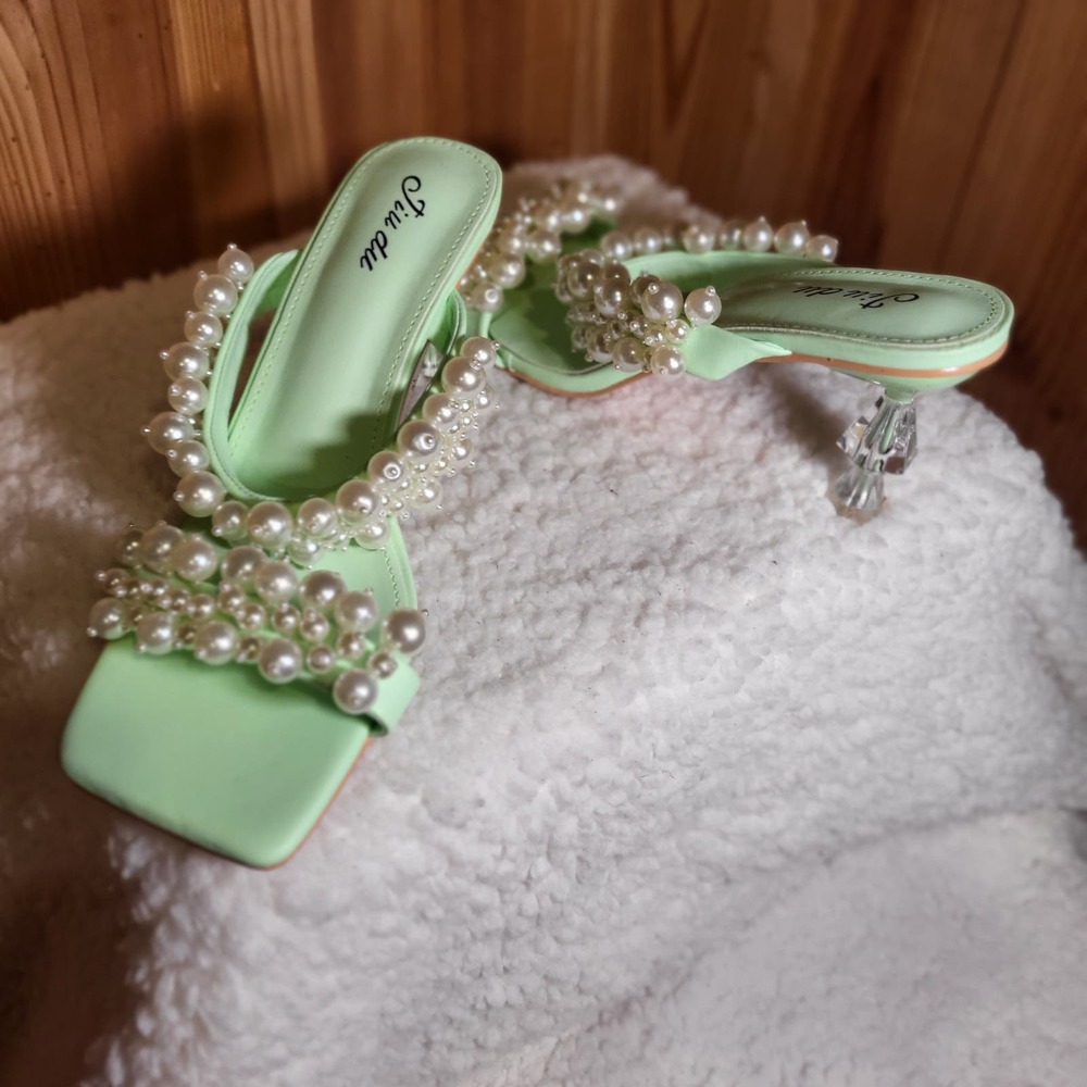 Jiu Du sandals, faux pearls, Size 40 is 8.5, lime green, unique heel